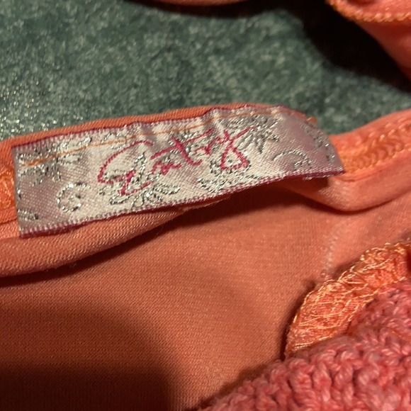 Halter top - Picture 8 of 9